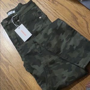 Good American Good Waist Pants